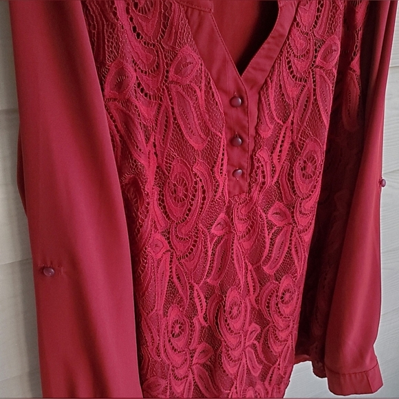 Rotita Red Burgundy Lace Overlay Long Roll-tab Sleeve V-neck Henley Tunic Top - Picture 6 of 16